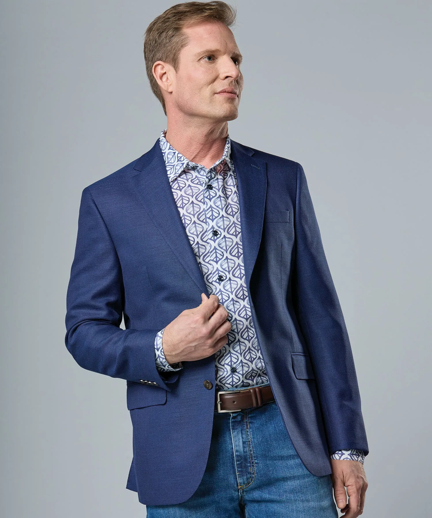 Luxe All-Season Wool Travel Blazer